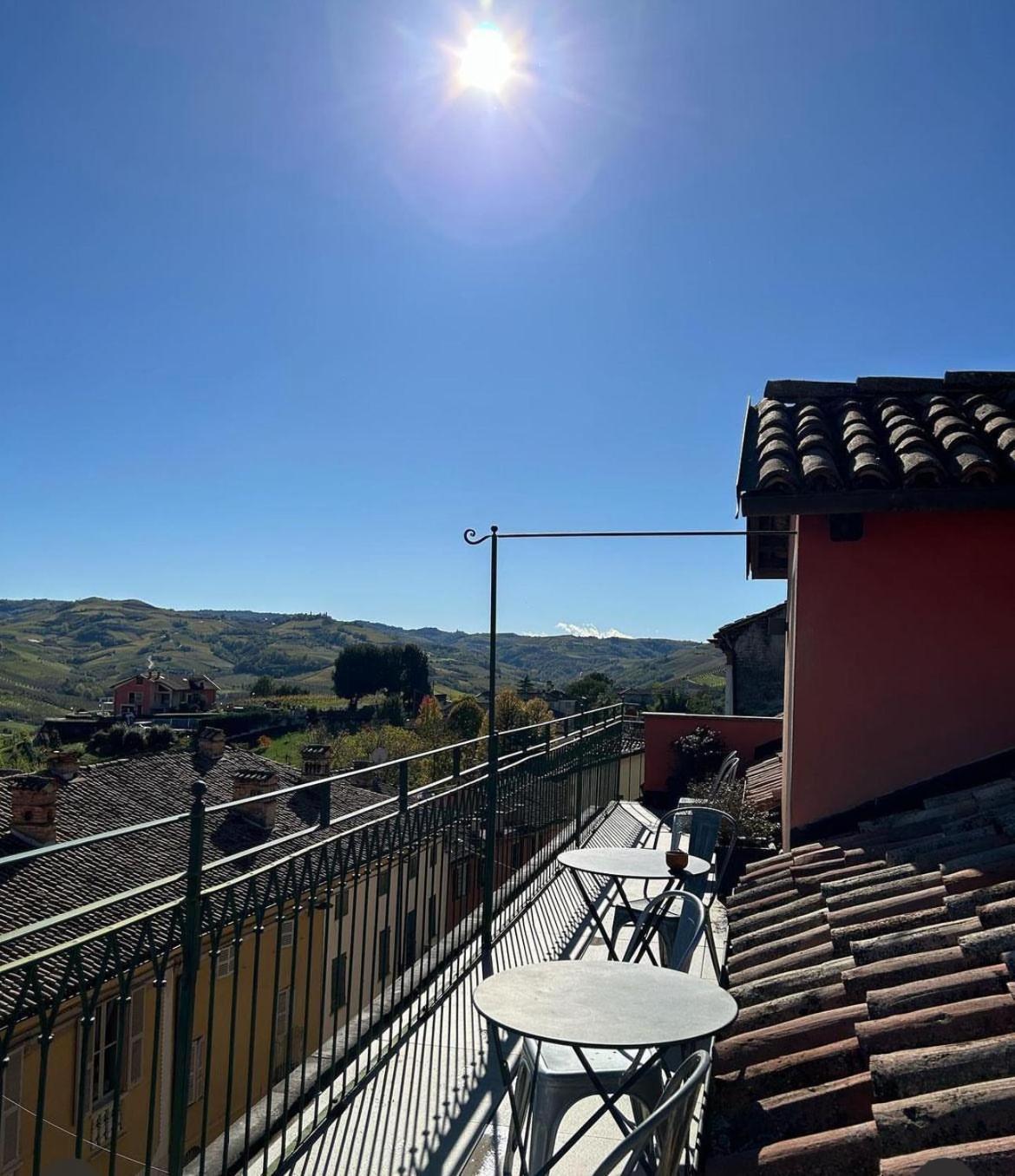 Boutique Hotel Al Palazzo Rosso Neive Exterior photo